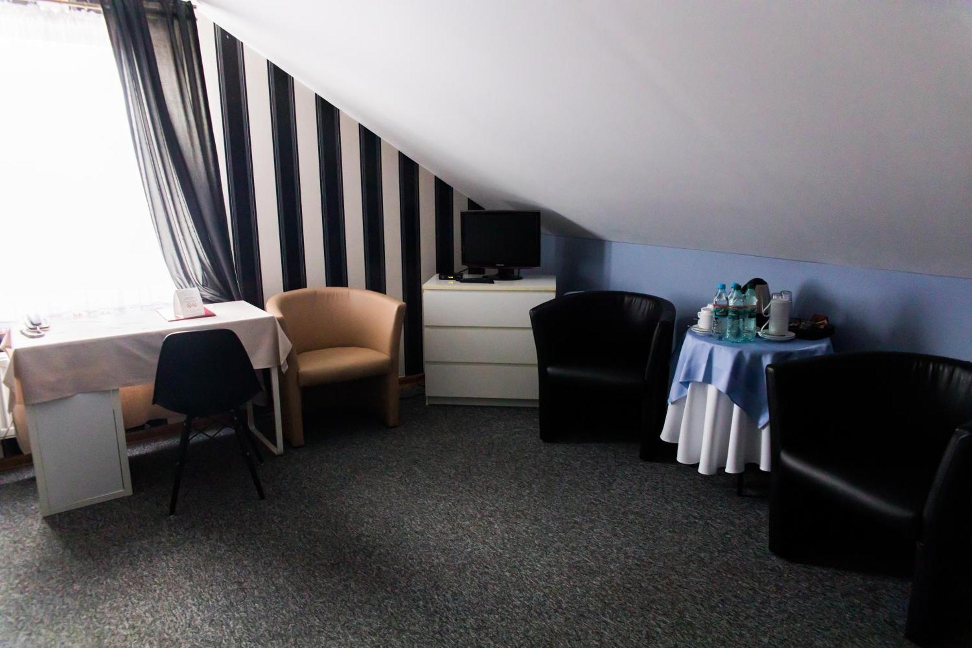 Hotel Napoleon Wroblew  Luaran gambar