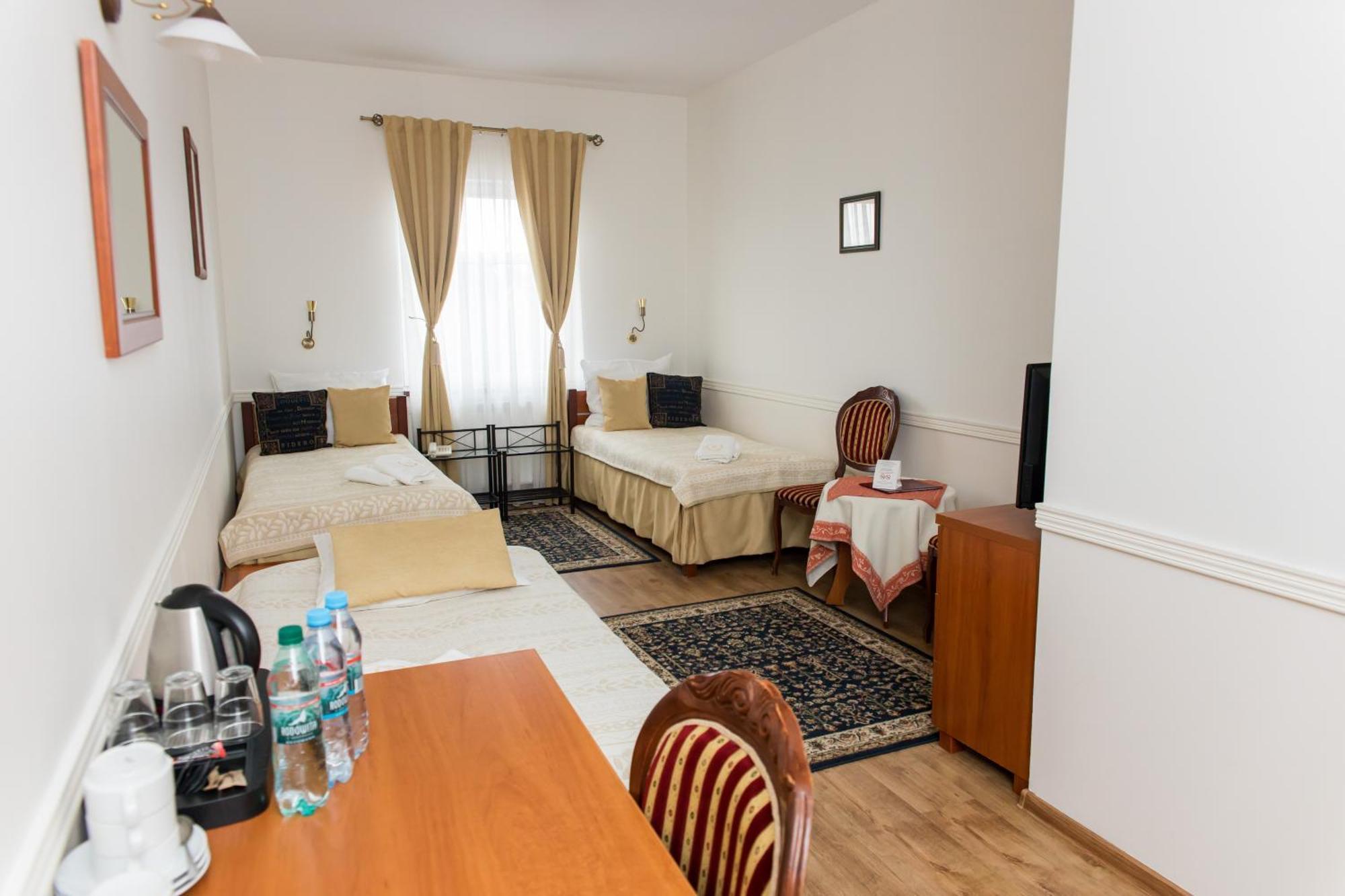Hotel Napoleon Wroblew  Luaran gambar