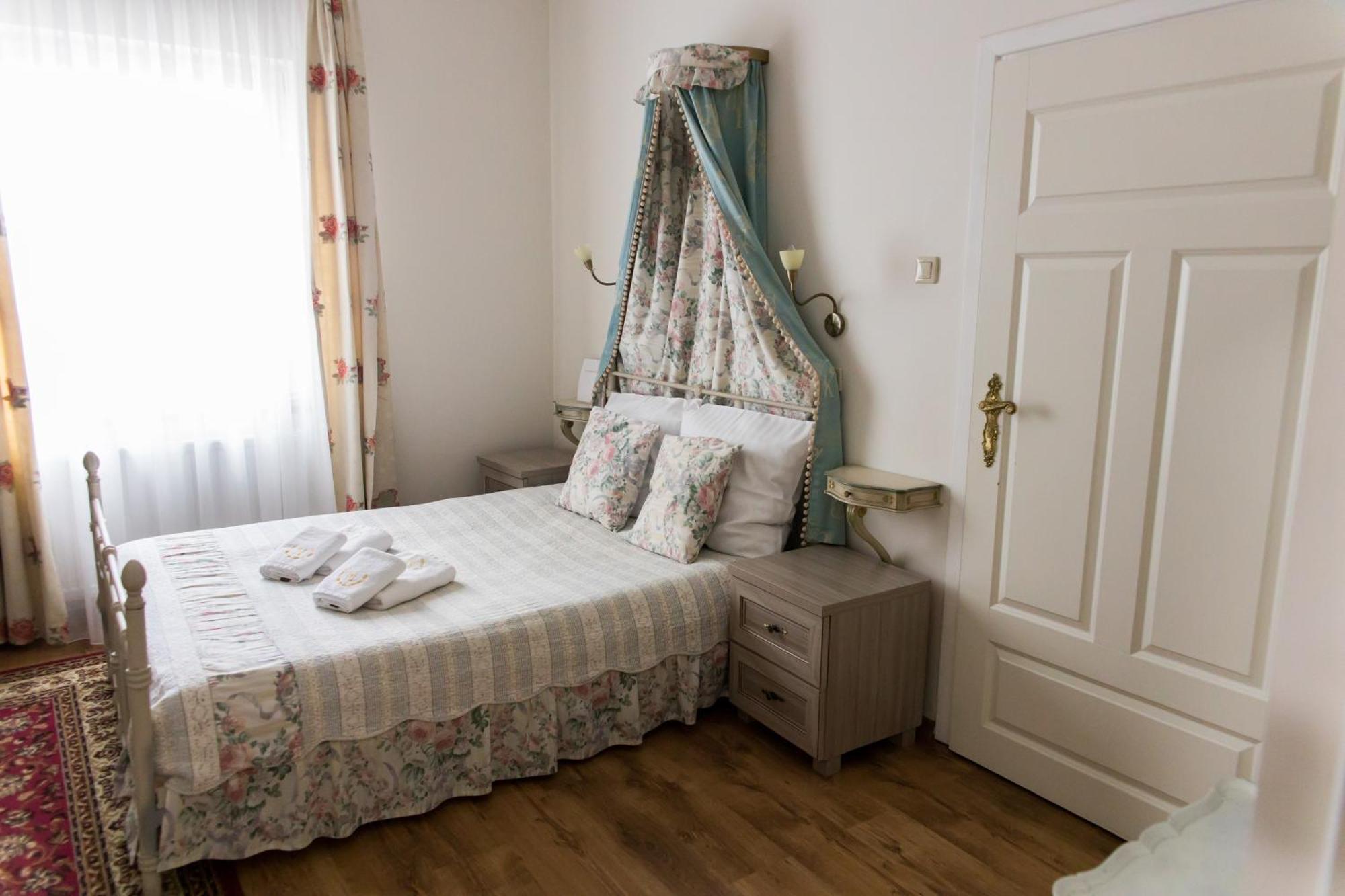 Hotel Napoleon Wroblew  Luaran gambar