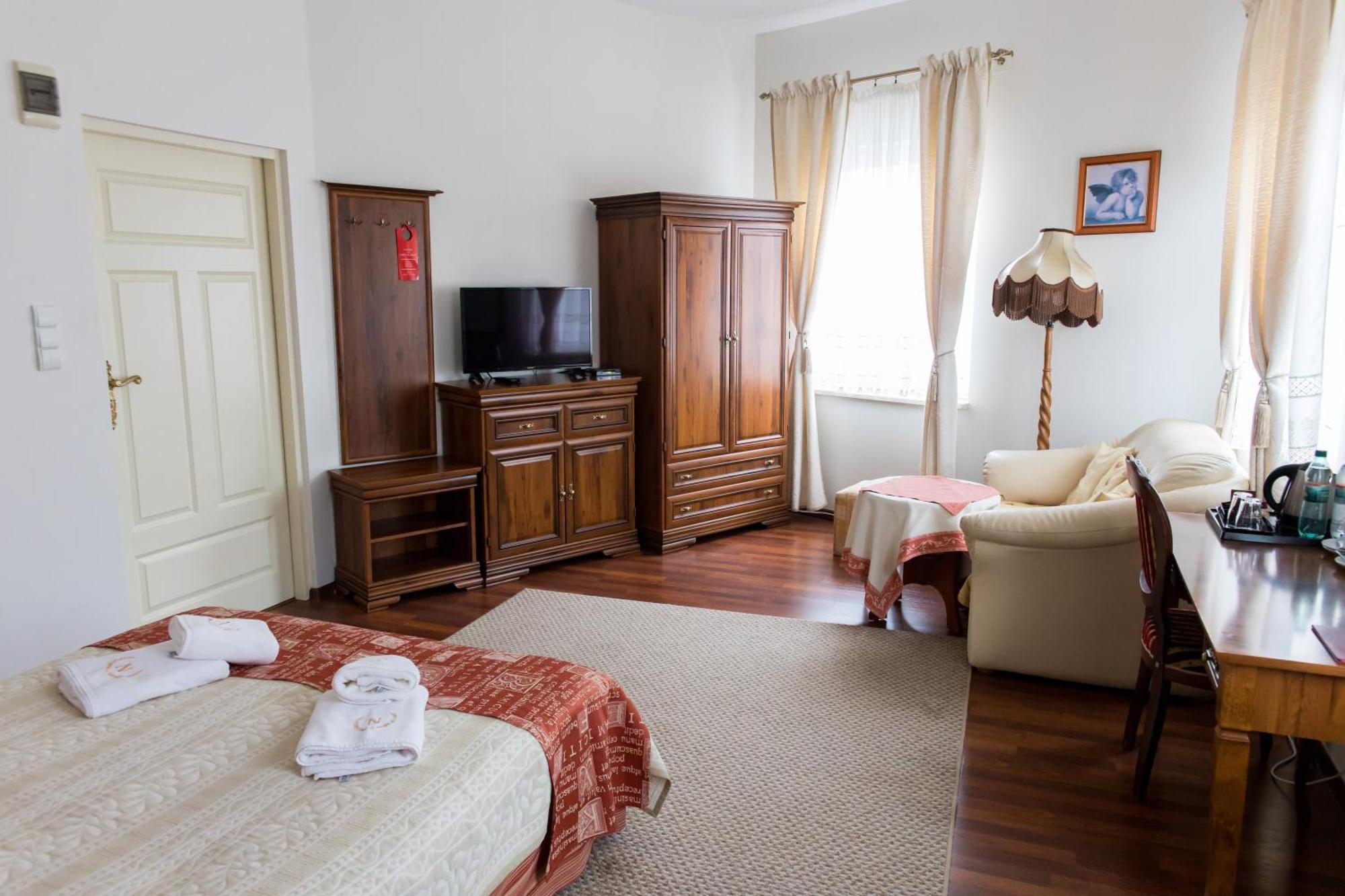 Hotel Napoleon Wroblew  Luaran gambar