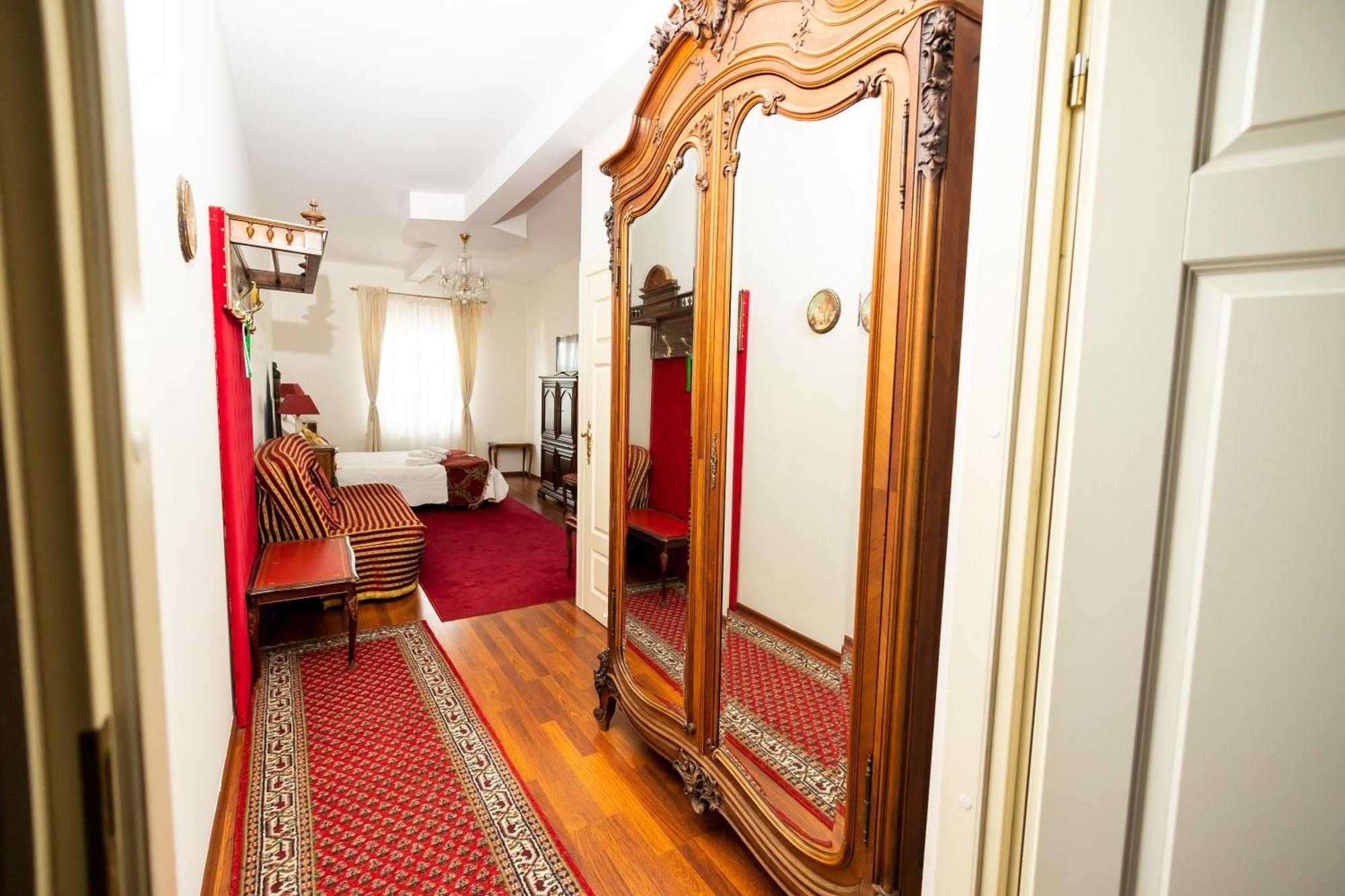 Hotel Napoleon Wroblew  Luaran gambar