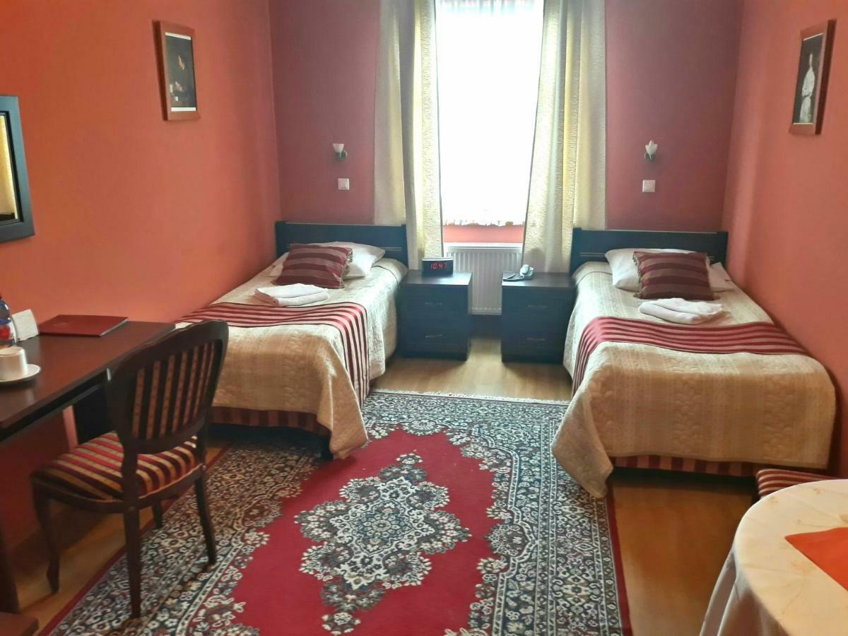 Hotel Napoleon Wroblew  Luaran gambar